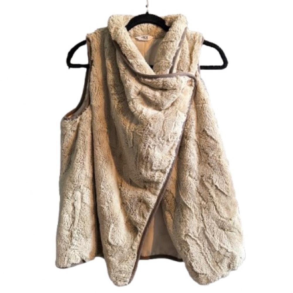 JACK by BB Dakota faux fur vest